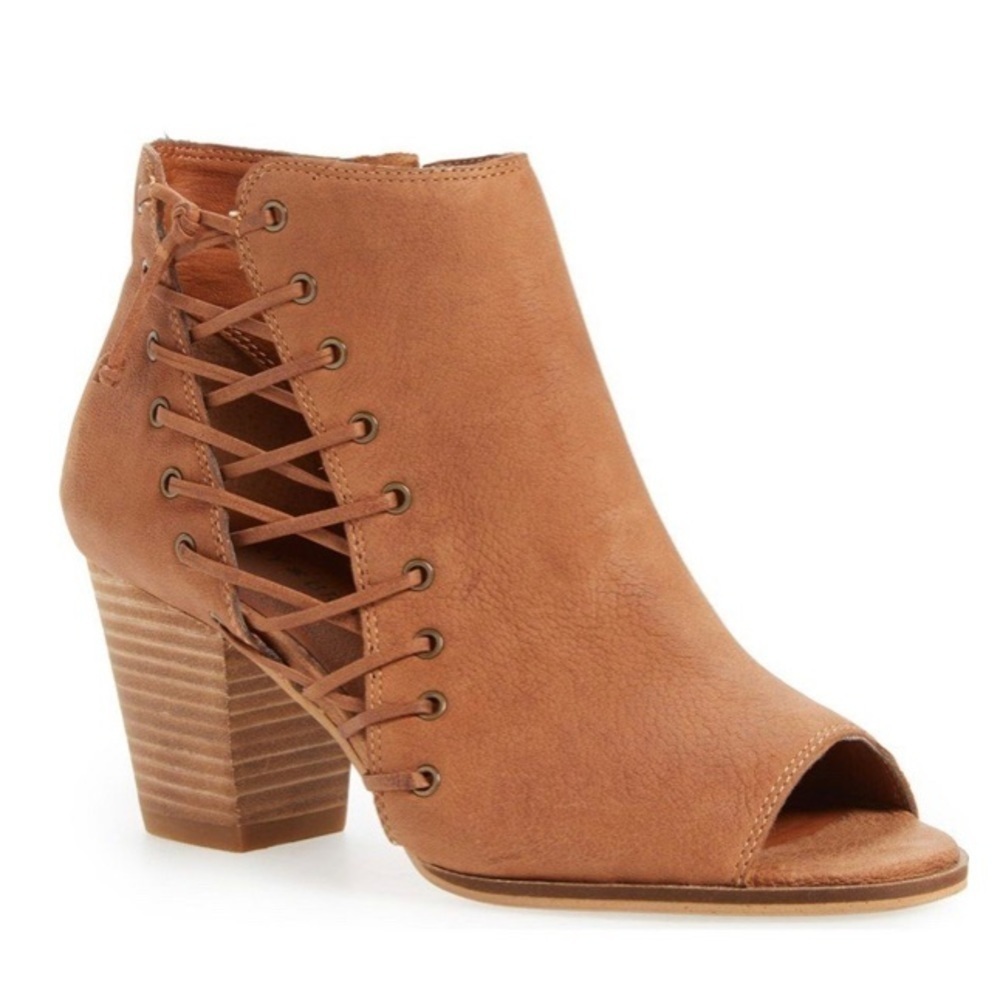 LUCKY BRAND Sz 8 Hartlee Peep Toe Side Lace Up Suede Booties